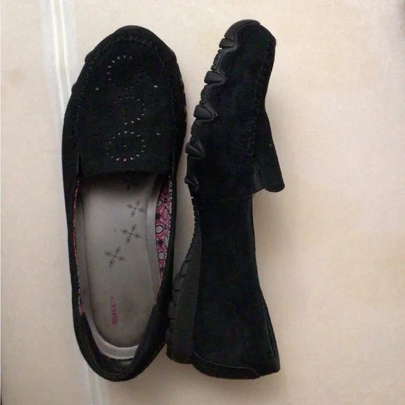 -Sketchers Black Leather loafers size 8, used in good condition, memory foam - Picture 3 of 4